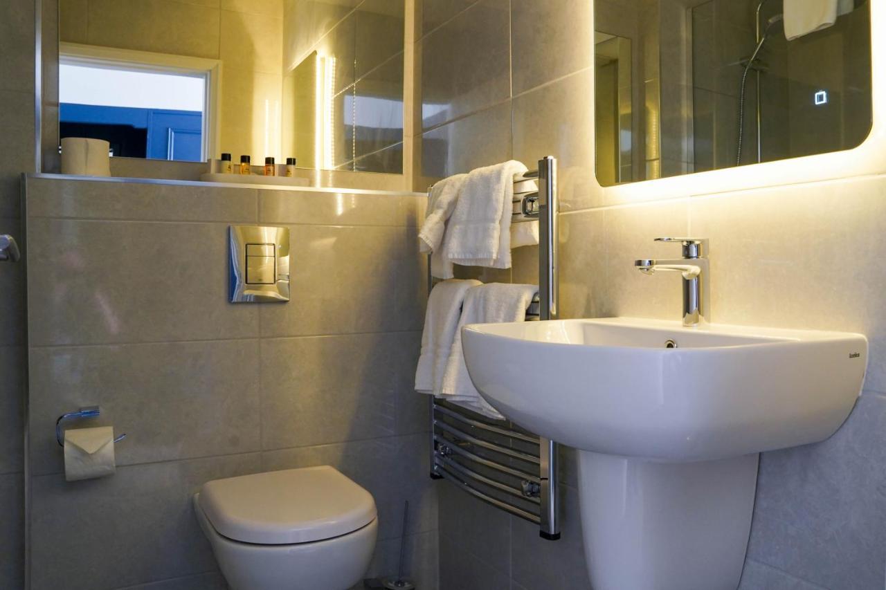 Alcock & Brown Hotel Клифдън Екстериор снимка