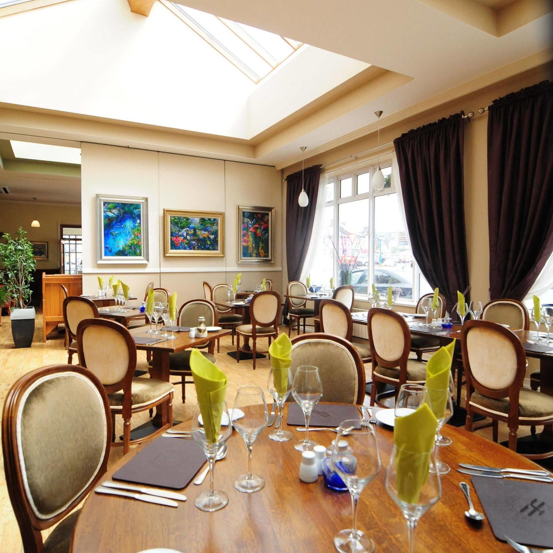 Alcock & Brown Hotel Клифдън Екстериор снимка