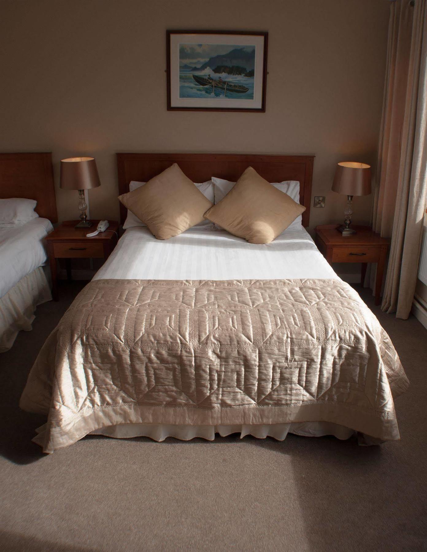 Alcock & Brown Hotel Клифдън Екстериор снимка
