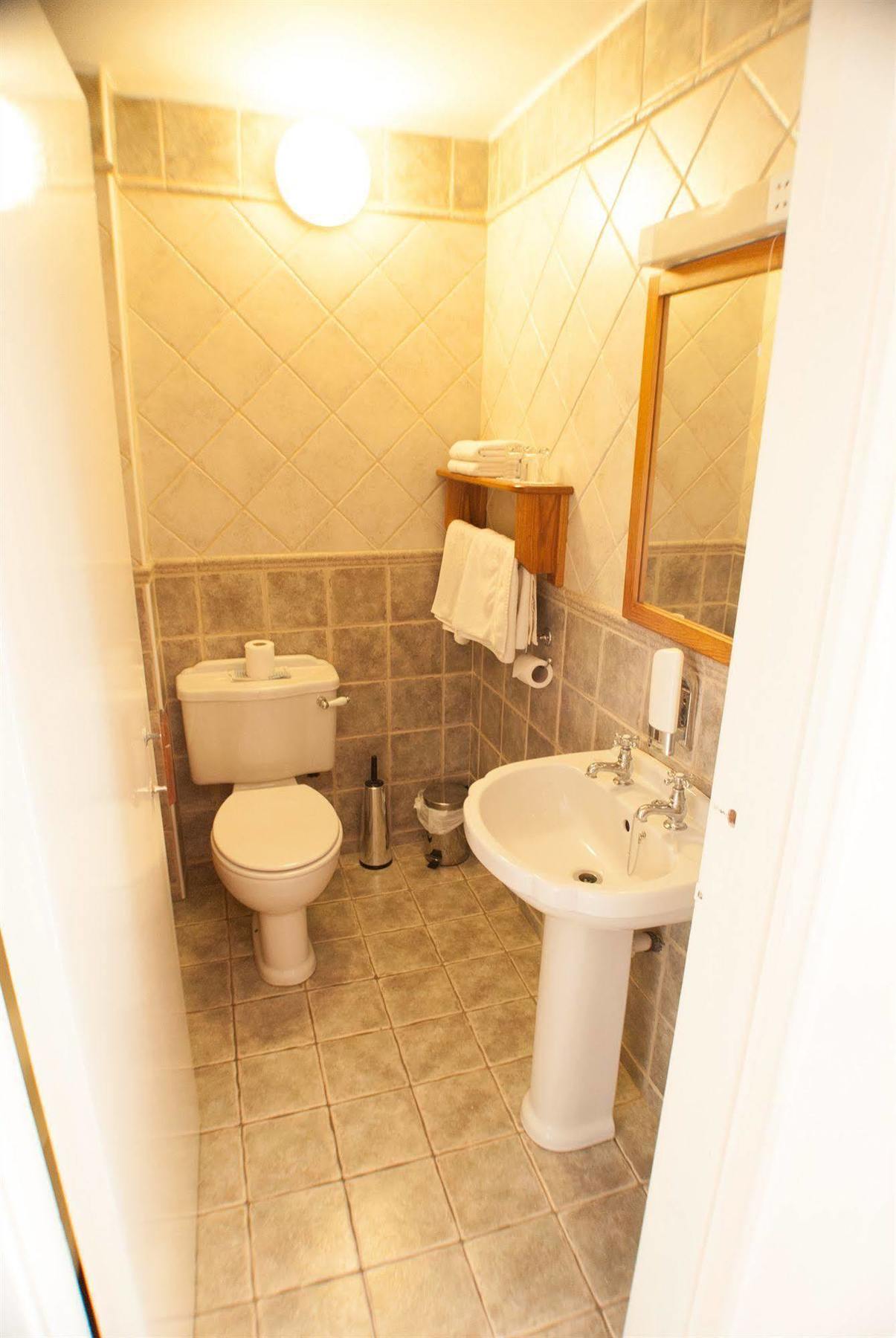 Alcock & Brown Hotel Клифдън Екстериор снимка
